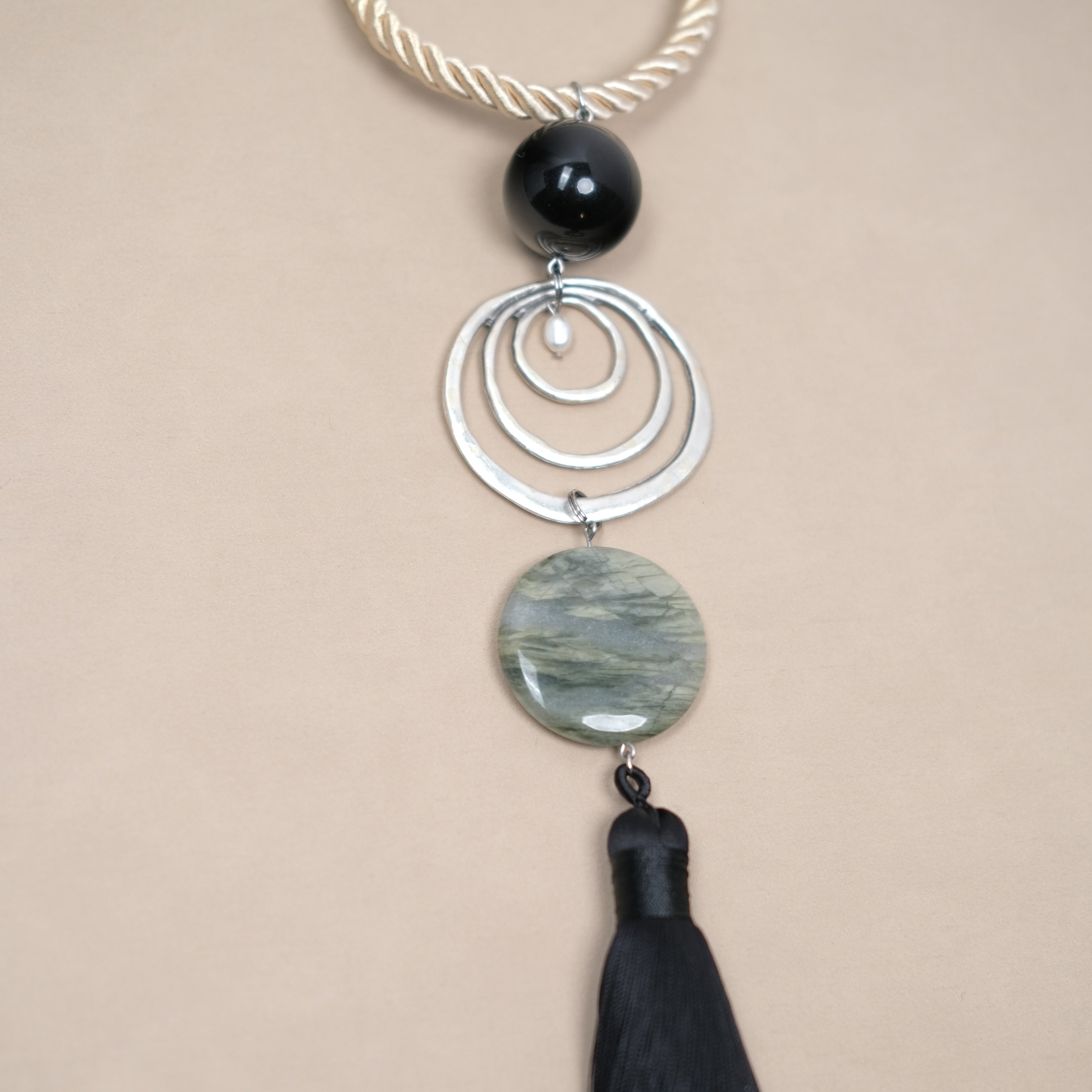 Ligne Verte Door Knob Tassel