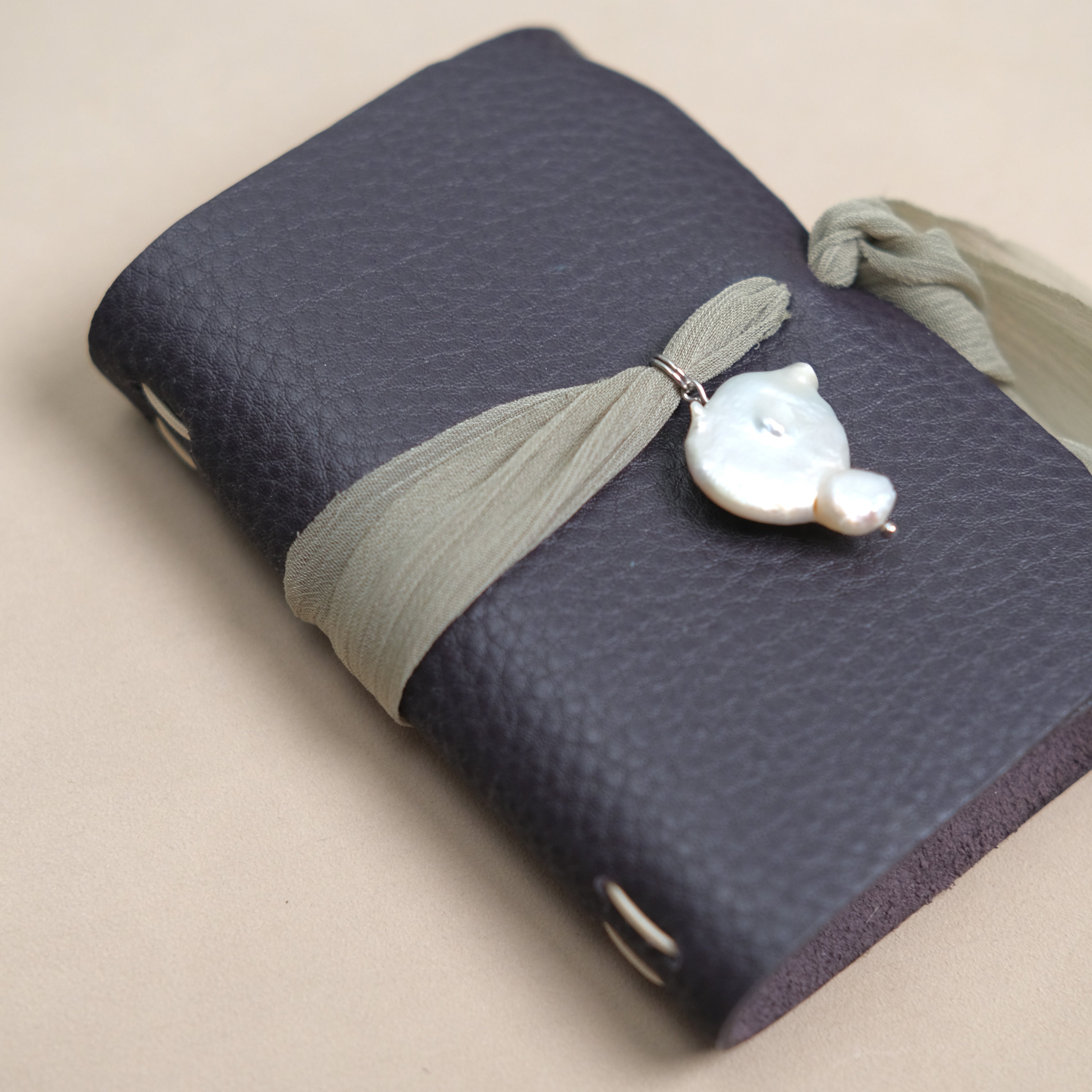 Aubergine Petit A7 Journal